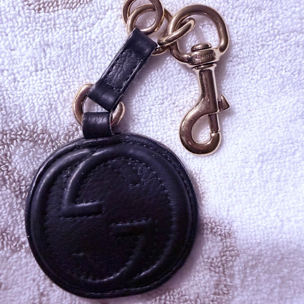 Gucci Black Leather Double G Round Keychain with Gold Hardware - Picture 2 of 6